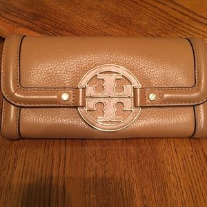 🌻TORY BURCH SOFT LEATHER TRI FOLD WALLET🌻